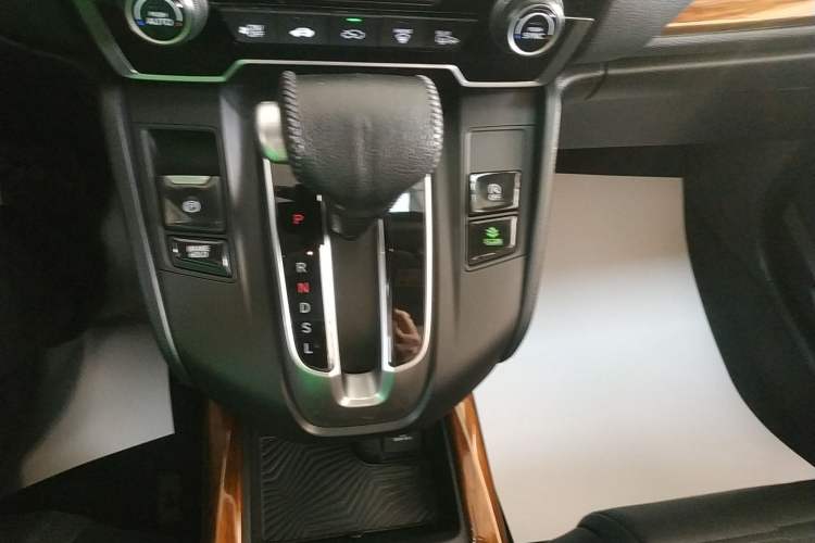 Used Honda CR-V 2019 Brilliant Edition Plus 240TURBO CVT Two-Wheel Drive Fashion Version China VI Emission Standard Gear Lever