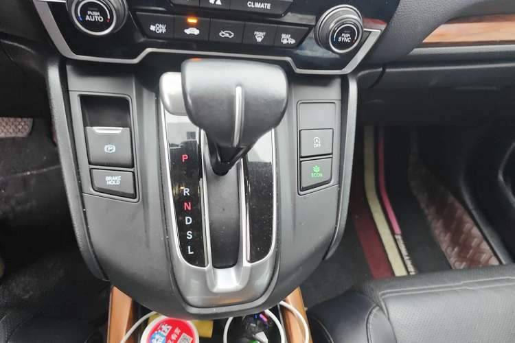 Used Honda CR-V 2019 Brilliant Edition Plus 240TURBO CVT Two-Wheel Drive Fashion Version China VI Emission Standard Gear Lever