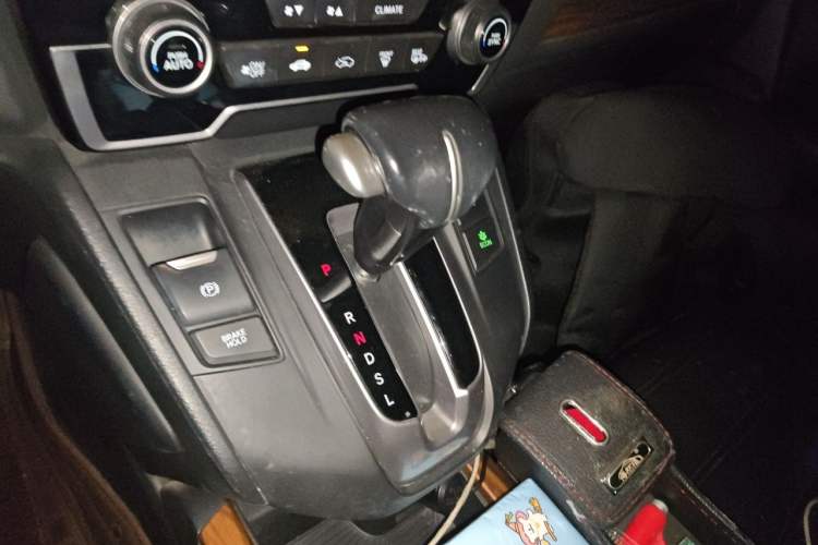 Used Honda CR-V 2019 240TURBO CVT 2WD Fashion Edition China V Gear Lever