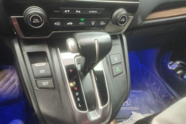 Used Honda CR-V 2019 240TURBO CVT 2WD Fashion Edition China V Gear Lever