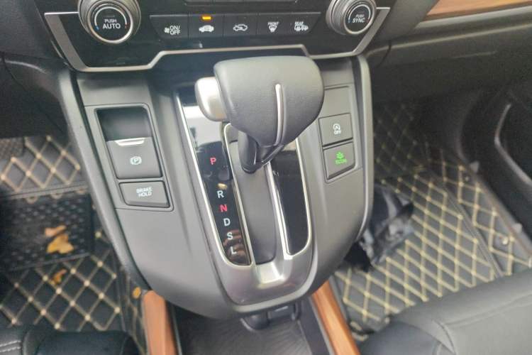 Used Honda CR-V 2019 Brilliant Edition Plus 240TURBO CVT Two-Wheel Drive Fashion Version China VI Emission Standard Gear Lever