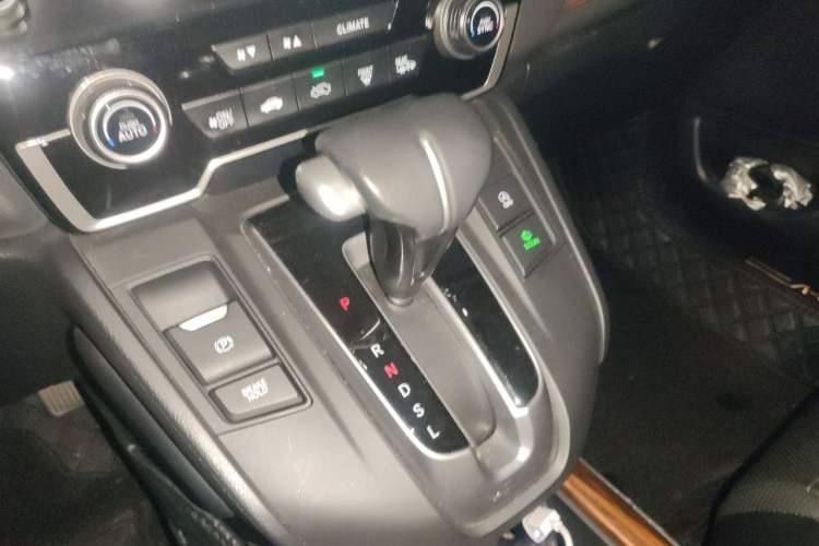 Used Honda CR-V 2019 240TURBO CVT 2WD Fashion Edition China V Gear Lever