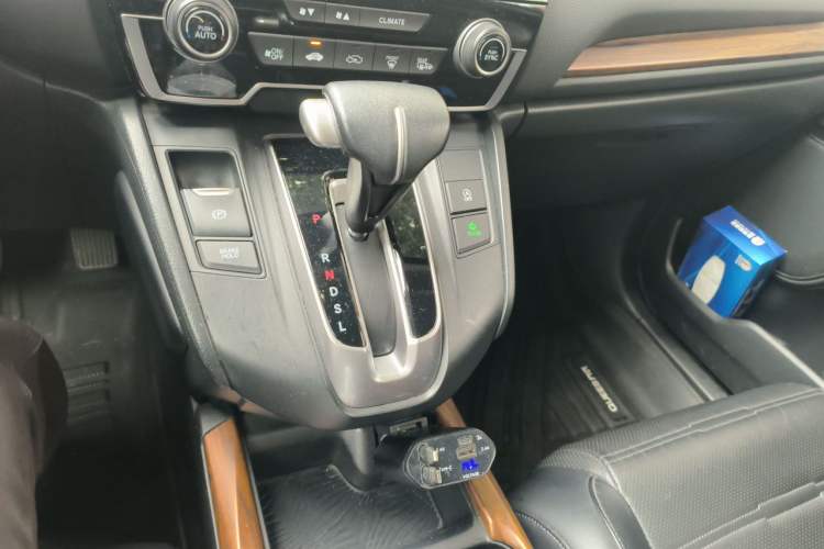 Used Honda CR-V 2019 240TURBO CVT 2WD Fashion Edition China V Gear Lever