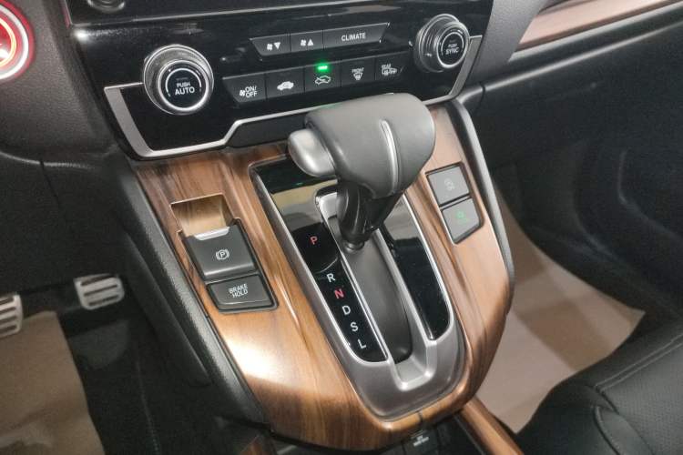 Used Honda CR-V 2019 240TURBO CVT 2WD Fashion Edition China V Gear Lever