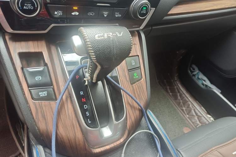 Used Honda CR-V 2019 240TURBO CVT 2WD Fashion Edition China V Gear Lever