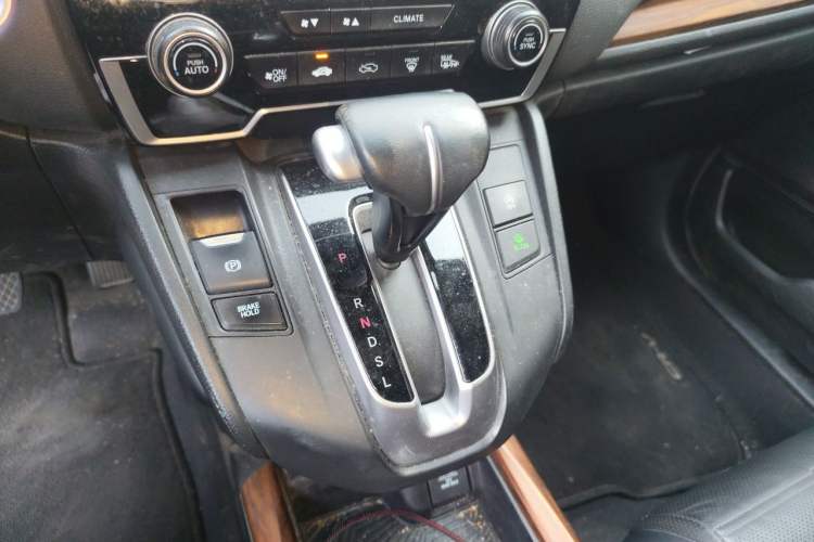Used Honda CR-V 2019 240TURBO CVT 2WD Fashion Edition China V Gear Lever