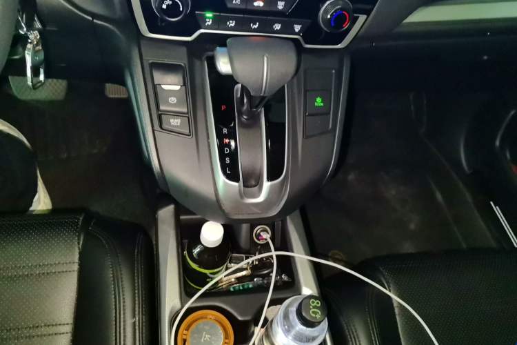 Used Honda CR-V 2019 Brilliant Edition 240TURBO CVT 2WD Comfort Version China VI Emission Standard Gear Lever