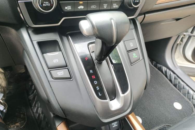 Used Honda CR-V 2019 Brilliant Edition Plus 240TURBO CVT Two-Wheel Drive Fashion Version China VI Emission Standard Gear Lever