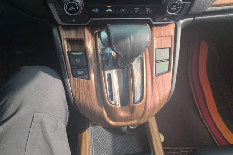 Used Honda CR-V 2019 240TURBO CVT Four-Wheel Drive Luxury Edition China VI Gear Lever