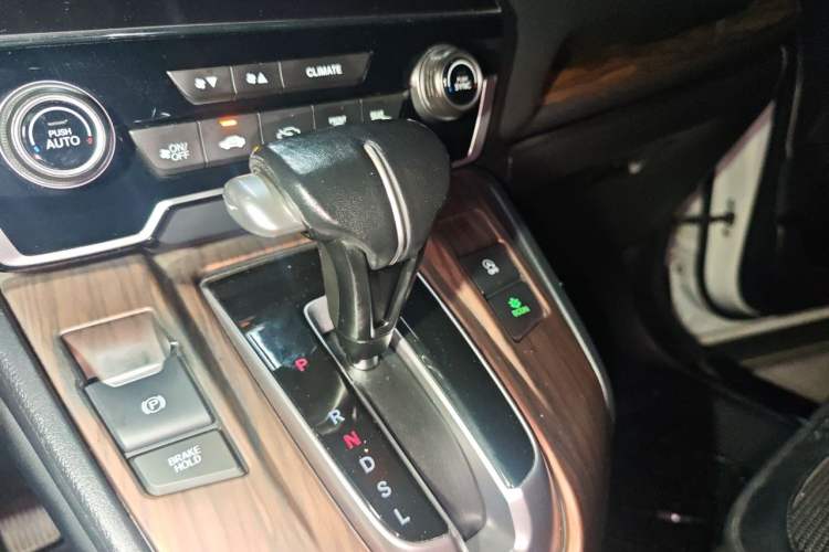 Used Honda CR-V 2019 Brilliant Edition Plus 240TURBO CVT Two-Wheel Drive Fashion Version China VI Emission Standard Gear Lever