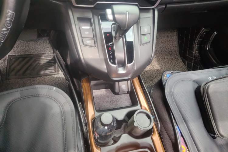 Used Honda CR-V 2019 240TURBO CVT 2WD Fashion Edition China V Gear Lever