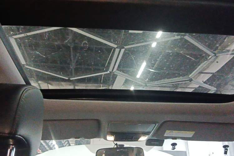 Used Honda CR-V 2019 240TURBO CVT 2WD Fashion Edition China V Headliner