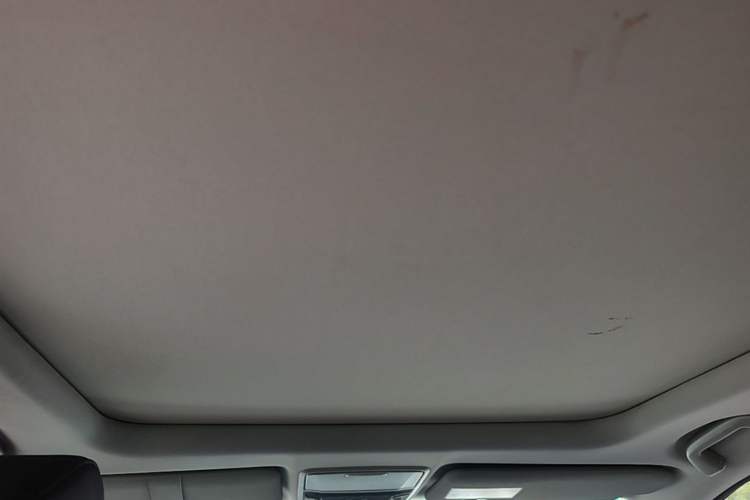 Used Honda CR-V 2019 Brilliant Edition Plus 240TURBO CVT Two-Wheel Drive Fashion Version China VI Emission Standard Headliner