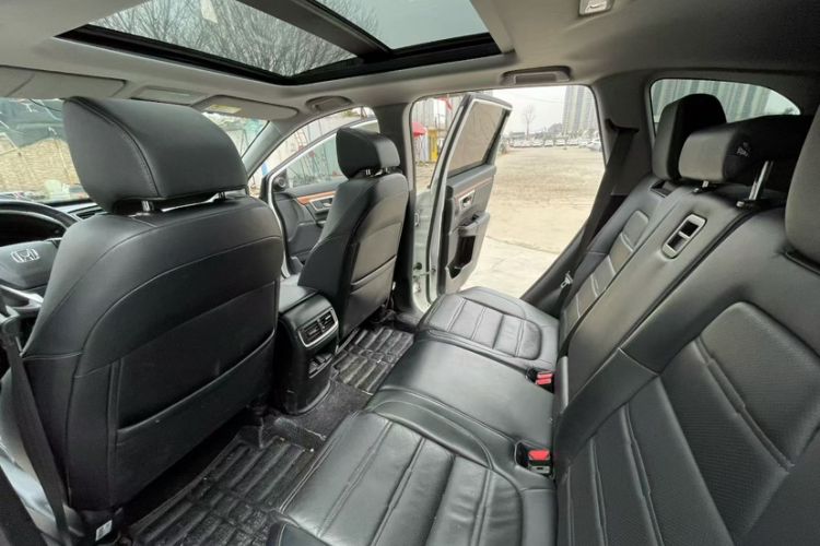 Used Honda CR-V 2019 Brilliant Edition Plus 240TURBO CVT Two-Wheel Drive Fashion Version China VI Emission Standard Interior 2