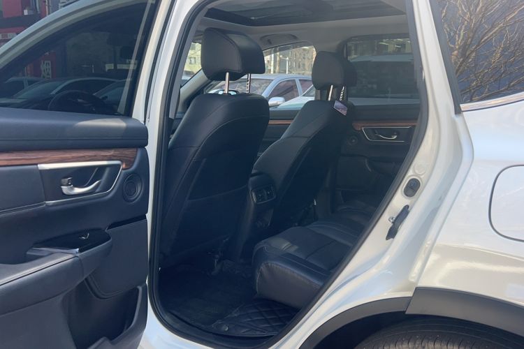 Used Honda CR-V 2019 Brilliant Edition Plus 240TURBO CVT Two-Wheel Drive Fashion Version China VI Emission Standard Interior 2