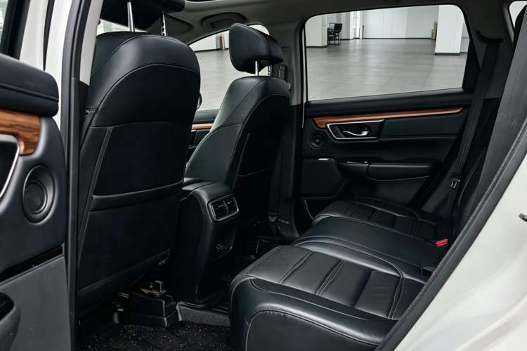 Used Honda CR-V 2019 240TURBO CVT 2WD Fashion Edition China V Interior 3