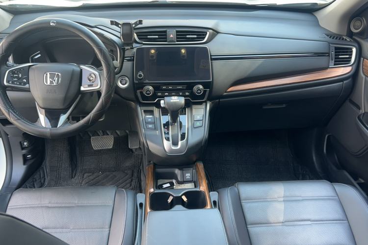 Used Honda CR-V 2019 Brilliant Edition Plus 240TURBO CVT Two-Wheel Drive Fashion Version China VI Emission Standard Interior 3