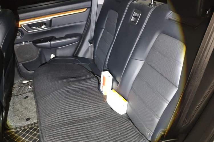 Used Honda CR-V 2019 240TURBO CVT 2WD Fashion Edition China V Interior 4