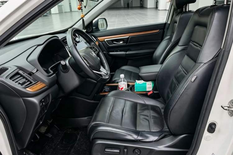Used Honda CR-V 2019 240TURBO CVT 2WD Fashion Edition China V Interior 4