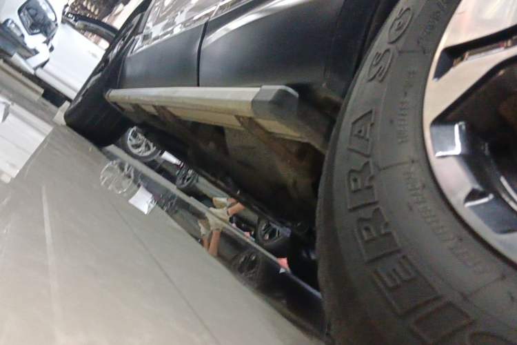 Used Honda CR-V 2019 240TURBO CVT 2WD Fashion Edition China V Left Side Sill