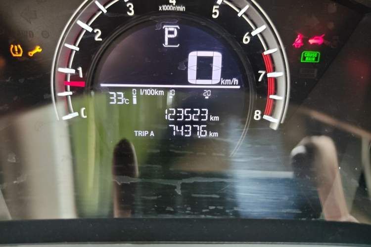 Used Honda CR-V 2019 240TURBO CVT 2WD Comfort Version China VI Emission Standard Odometer Close Up