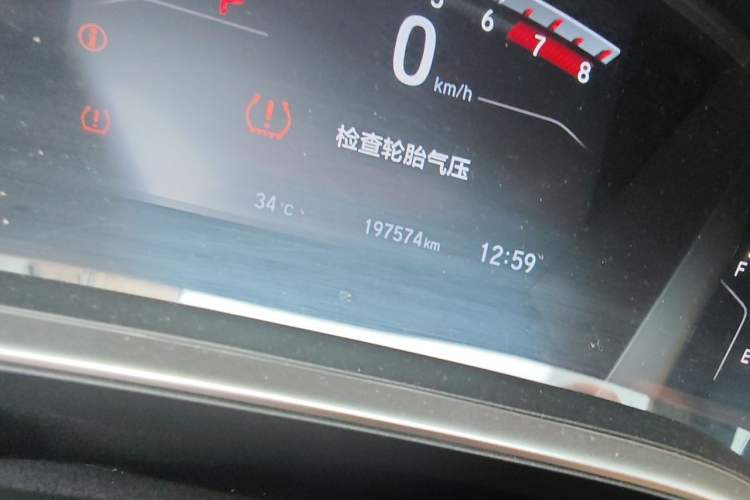 Used Honda CR-V 2019 240TURBO CVT 2WD Fashion Edition China VI Odometer Close Up