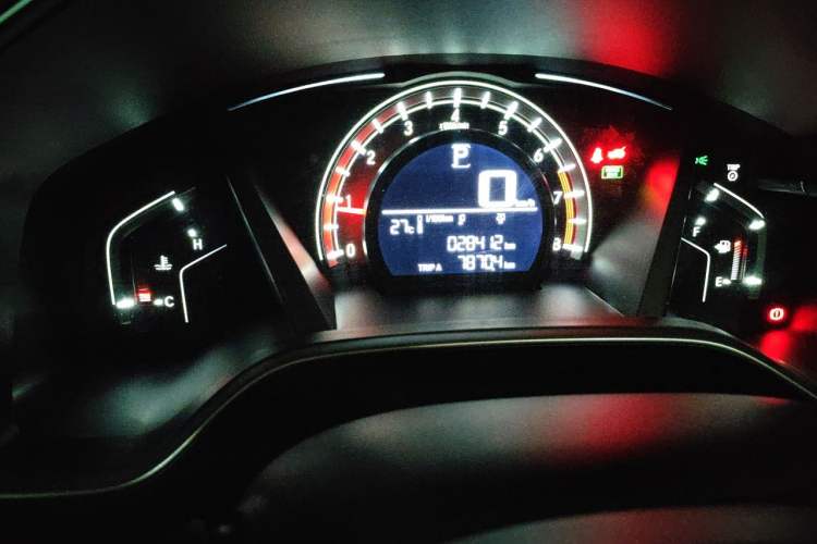 Used Honda CR-V 2019 240TURBO CVT 2WD Comfort Version China VI Emission Standard Odometer Close Up