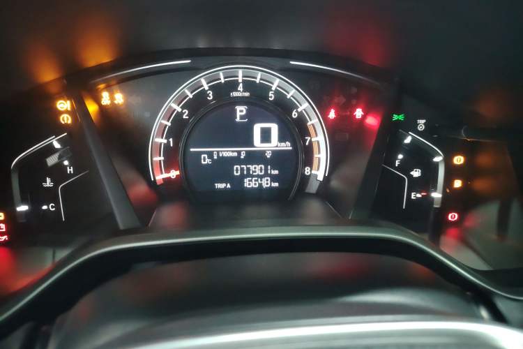Used Honda CR-V 2019 240TURBO CVT 2WD Comfort Version China VI Emission Standard Odometer Close Up