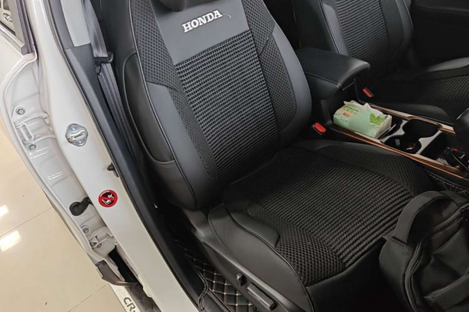 Used Honda CR-V 2019 240TURBO CVT 2WD Fashion Edition China V Right Front Seat