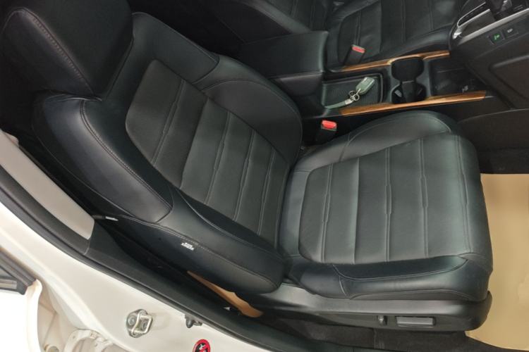 Used Honda CR-V 2019 240TURBO CVT 2WD Fashion Edition China V Right Front Seat