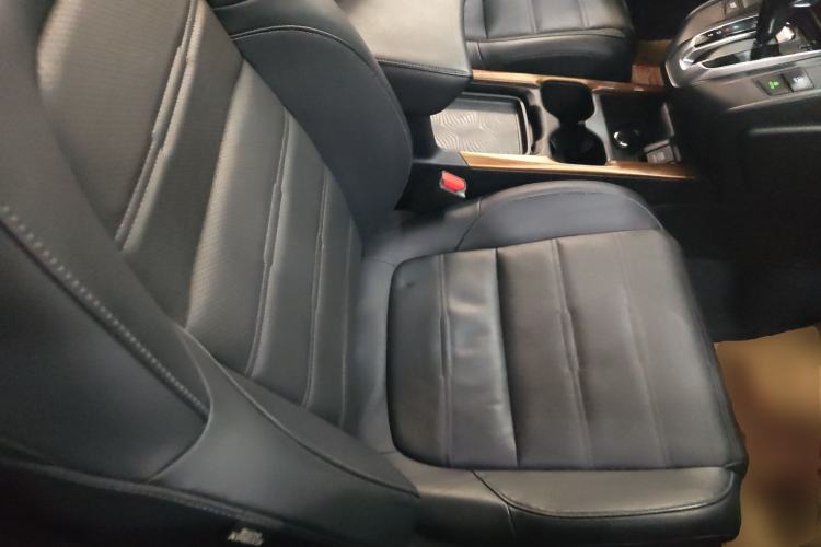 Used Honda CR-V 2019 240TURBO CVT 2WD Fashion Edition China V Right Front Seat