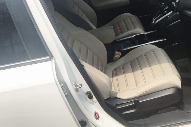Used Honda CR-V 2019 Brilliant Edition 240TURBO CVT 2WD Comfort Version China VI Emission Standard Right Front Seat