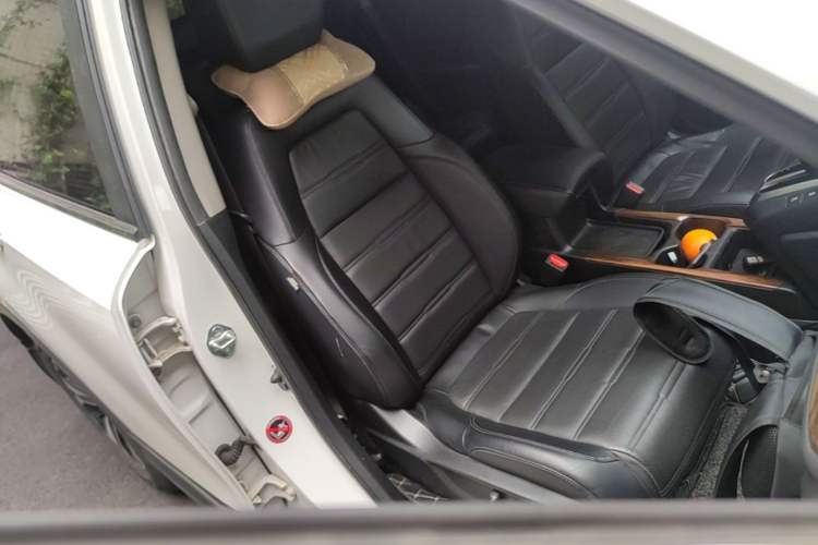 Used Honda CR-V 2019 240TURBO CVT 2WD Fashion Edition China V Right Front Seat