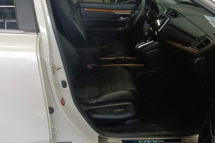 Used Honda CR-V 2019 240TURBO CVT 2WD Fashion Edition China V Right Front Seat