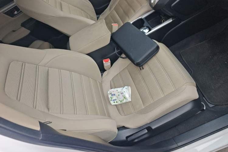 Used Honda CR-V 2019 Brilliant Edition 240TURBO CVT 2WD Comfort Version China VI Emission Standard Right Front Seat