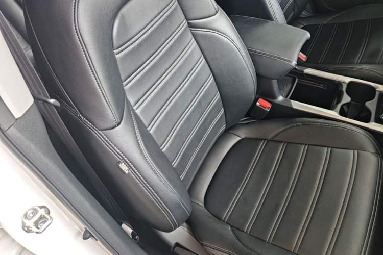 Used Honda CR-V 2019 240TURBO CVT 2WD Urban Edition China VI Emission Standard Right Front Seat