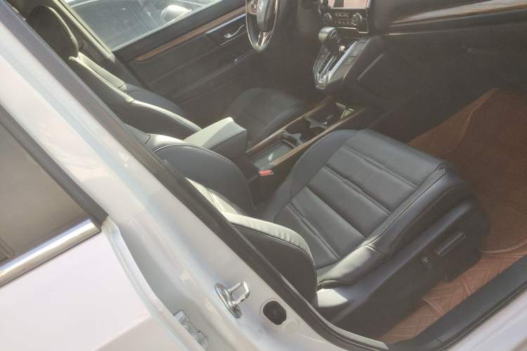 Used Honda CR-V 2019 240TURBO CVT 2WD Fashion Edition China V Right Front Seat