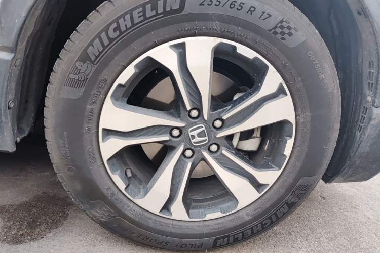 Used Honda CR-V 2019 240TURBO CVT 2WD Fashion Edition China V Right Front Wheel Hub