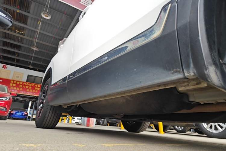 Used Honda CR-V 2019 240TURBO CVT 2WD Fashion Edition China V Right Side Sill