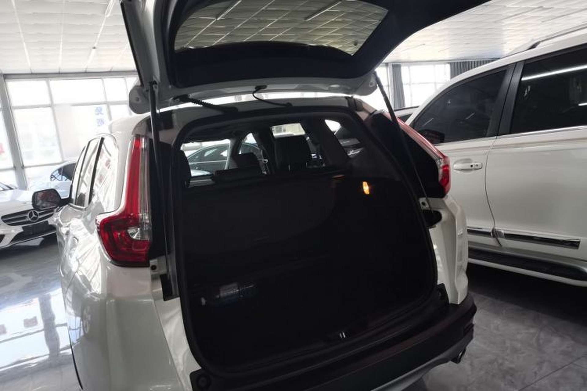 Used Honda CR-V 2019 240TURBO CVT 2WD Fashion Edition China VI Trunk