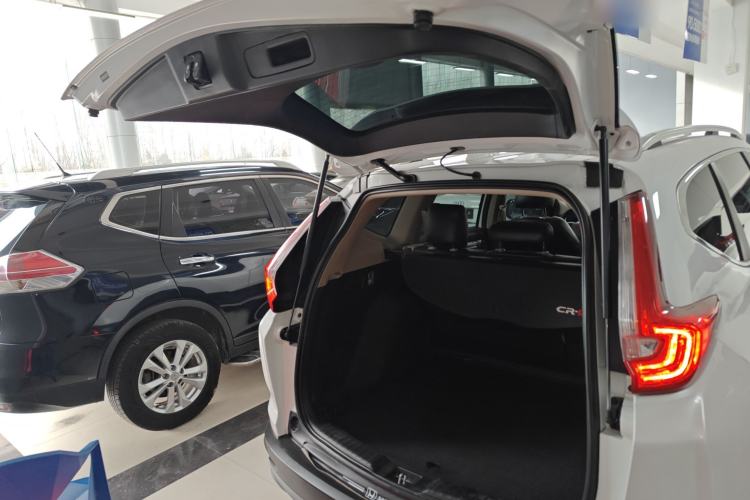 Used Honda CR-V 2019 Brilliant Edition 240TURBO CVT 2WD Comfort Version China VI Emission Standard Trunk