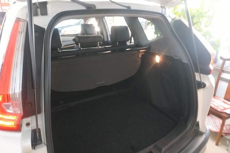 Used Honda CR-V 2019 Brilliant Edition Plus 240TURBO CVT Two-Wheel Drive Fashion Version China VI Emission Standard Trunk