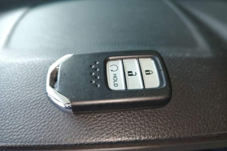 Used Honda CR-V 2019 240TURBO CVT 2WD Fashion Edition China V Vehicle Key