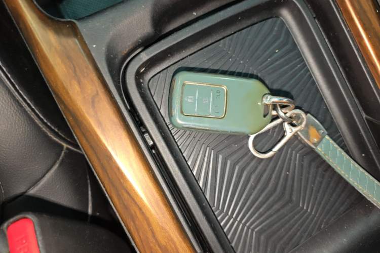 Used Honda CR-V 2019 240TURBO CVT 2WD Fashion Edition China V Vehicle Key