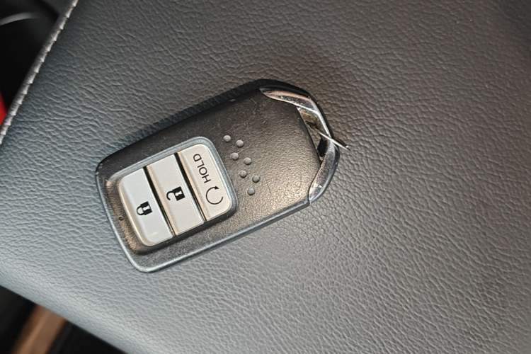 Used Honda CR-V 2019 Brilliant Edition Plus 240TURBO CVT Two-Wheel Drive Fashion Version China VI Emission Standard Vehicle Key