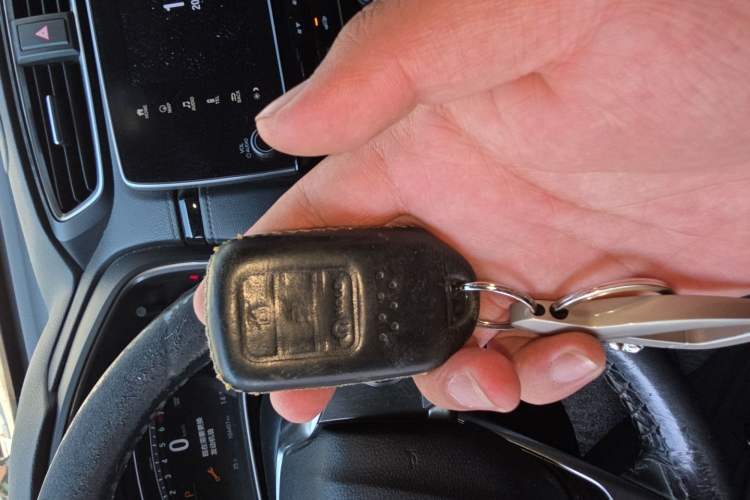 Used Honda CR-V 2019 240TURBO CVT 2WD Fashion Edition China VI Vehicle Key