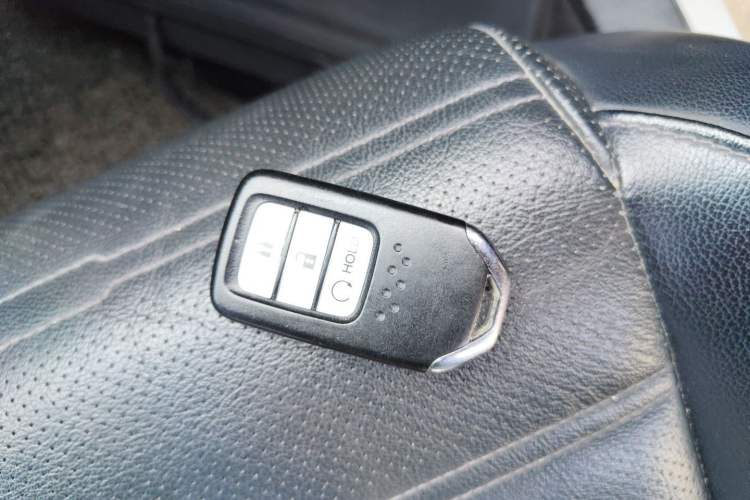 Used Honda CR-V 2019 240TURBO CVT 2WD Fashion Edition China V Vehicle Key