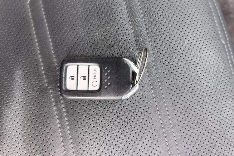 Used Honda CR-V 2019 240TURBO CVT 2WD Fashion Edition China V Vehicle Key