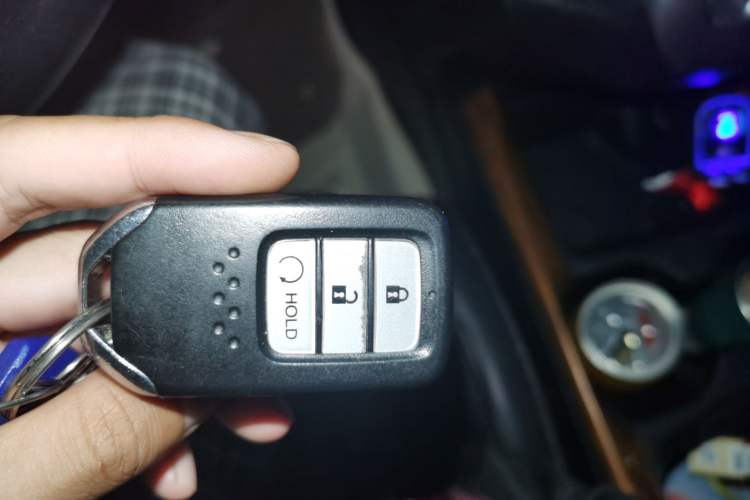 Used Honda CR-V 2019 240TURBO CVT 2WD Fashion Edition China V Vehicle Key