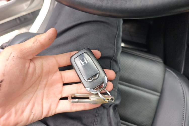 Used Honda CR-V 2019 240TURBO CVT 2WD Fashion Edition China V Vehicle Key